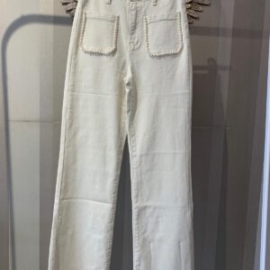 Pantalón con bolsillos de perlas