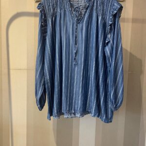 Camisa rayas con lazo en el cuello