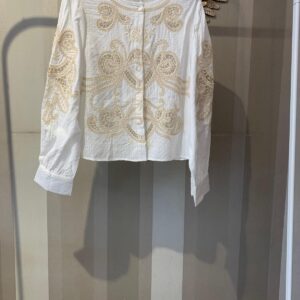 Camisa blanca bordada