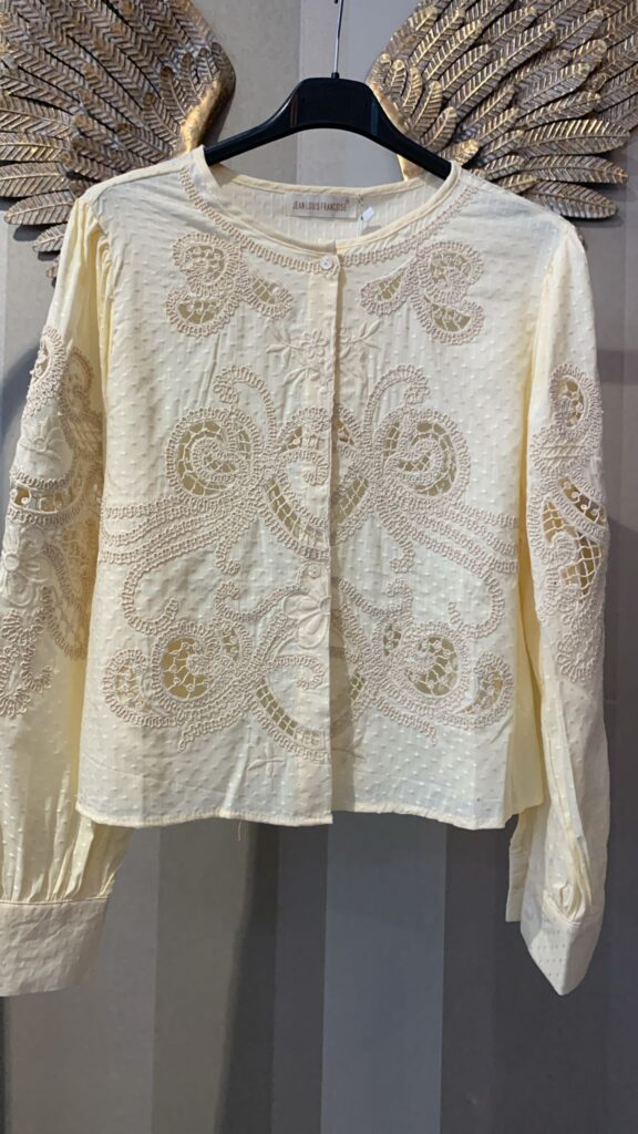 Camisa bordada